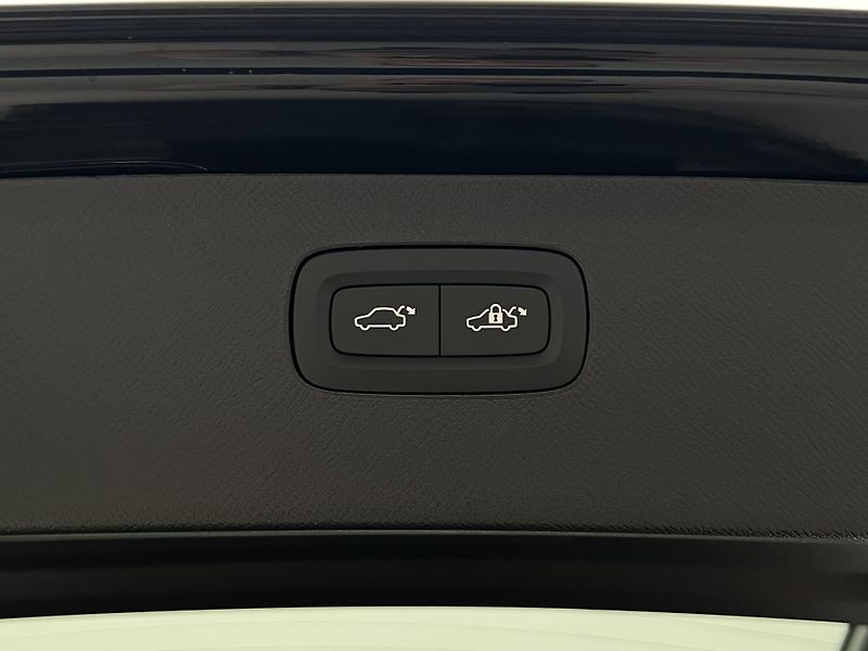 Volvo XC90 (2026) B5 AWD DARK PLUS AUT - fotka 19 z 44