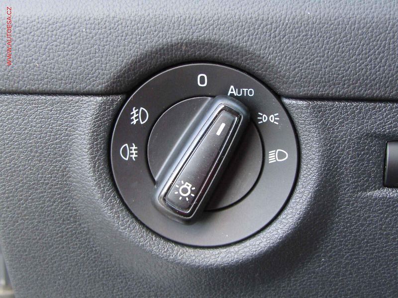 Škoda Octavia (2015) 2.0TDi, ČR, Elegance, DSG - fotka 12 z 19