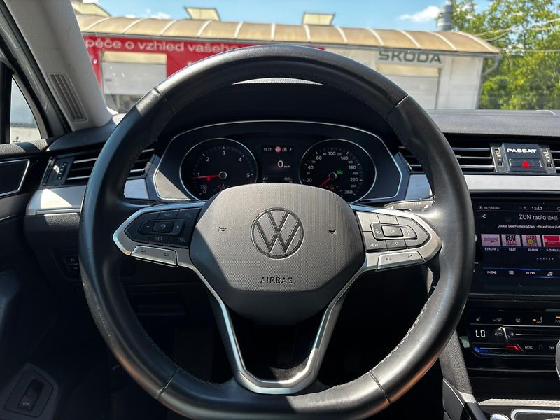Volkswagen Passat - fotka 13 z 18