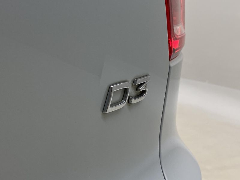 Volvo XC40 D3 MOMENTUM AUT  - fotka 33 z 45
