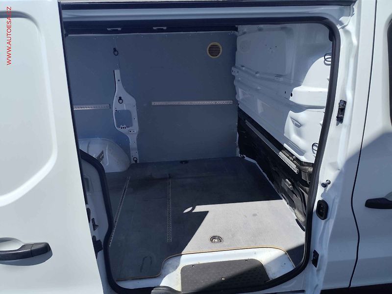 Renault Trafic (2021) 2.0dCi L1H1, AC - fotka 8 z 19