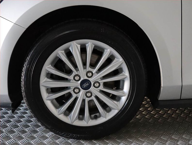 Ford Focus (2018) Connected 1.5 TDCi, Serv.kniha - fotka 15 z 26