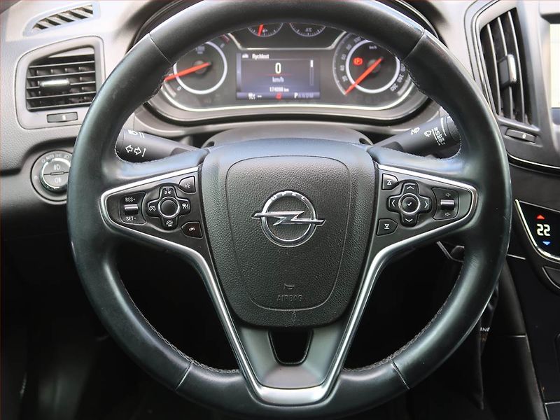 Opel Insignia (2015) 2.0 CDTI, 4X4, Automat, Navi - fotka 17 z 20