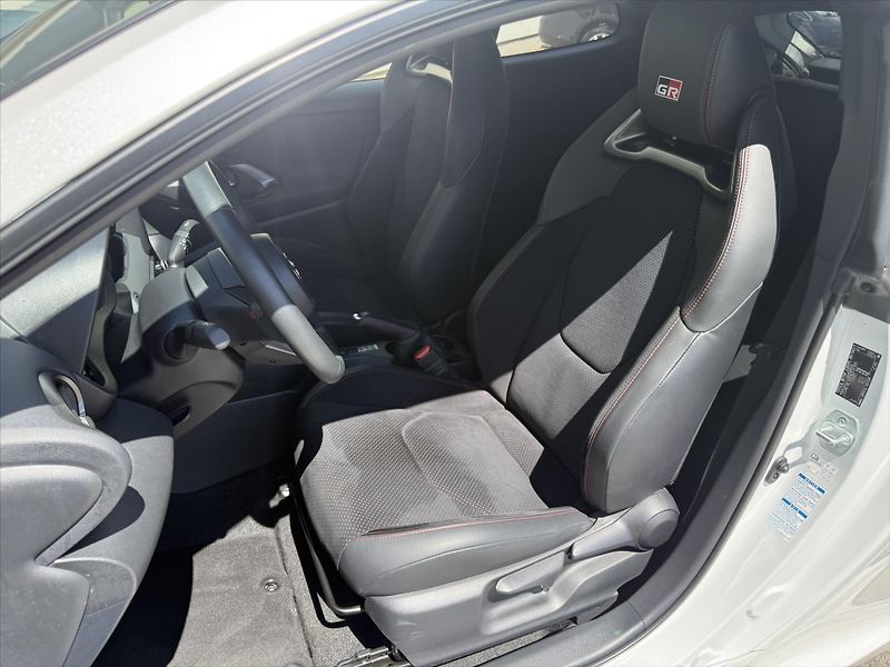 Toyota GR Yaris 1,6 GR Dynamic + Sport 4x4 - fotka 9 z 20