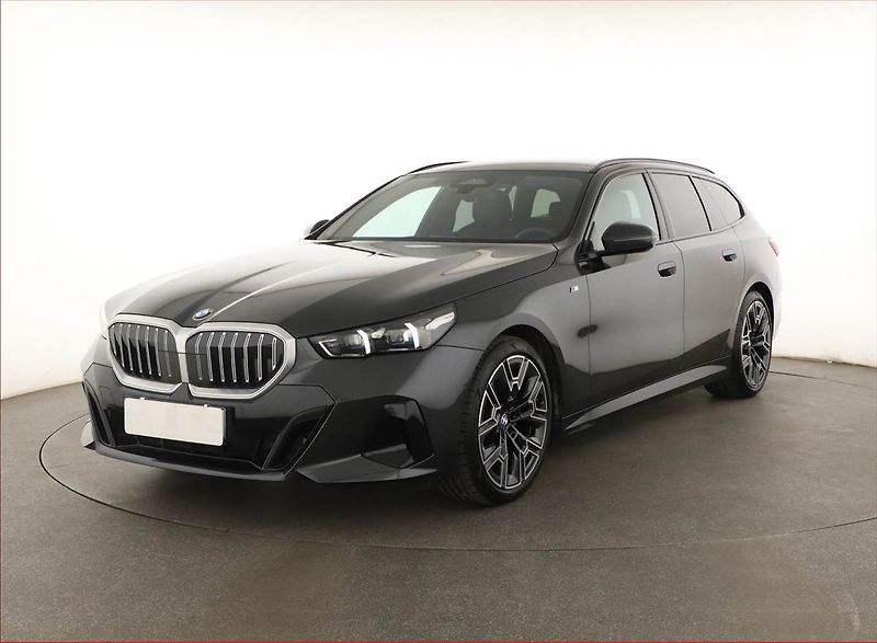 BMW Řada 5 (2025) 520d xDrive, M Sport, Navigace - fotka 2 z 21