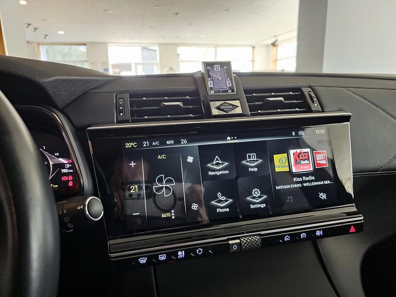 DS Automobiles DS7 Crossback 1.5 BlueHDi 130 EAT8 Rivoli CZ - fotka 19 z 25