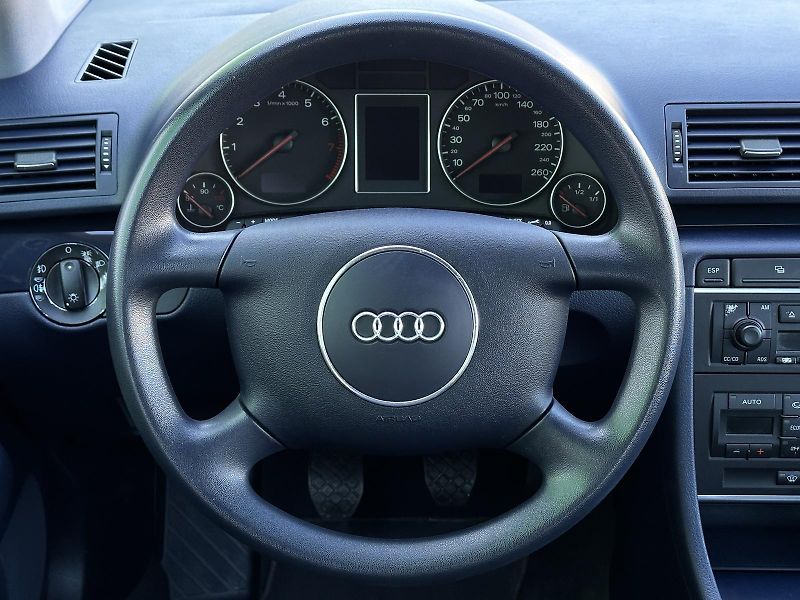 Audi A4 2.0i 96kW Climatronic 6x Airba - fotka 11 z 24