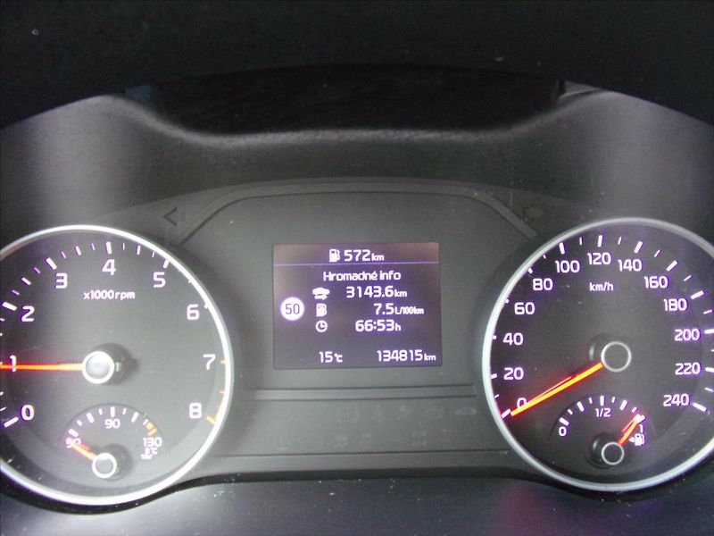 Kia Sportage 1,6 GDI Top 1maj. 97kW - fotka 19 z 34