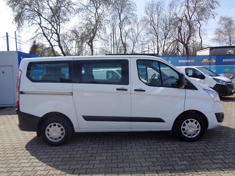Ford Transit Custom 2,0 TDCI  L1H1 8MÍST BUS KLIMA - fotka 11 z 41