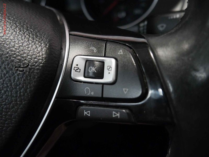 Volkswagen Passat (2016) 1.6TDi, LED, TZ, park.čidla - fotka 13 z 21