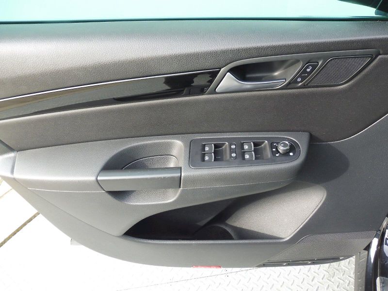 Volkswagen Sharan (2016) Highline 2,0 TDI 135kW DSG 4MO - fotka 19 z 30