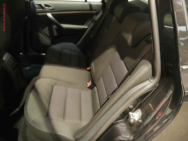Škoda Octavia (2007) 1.9TDi, 2.maj,ČR, xenon - fotka 10 z 17