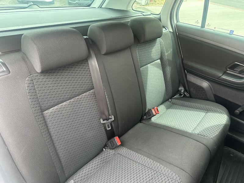 Škoda Fabia (2012) 1.2 TSi 63kW Serv. historie - fotka 16 z 23