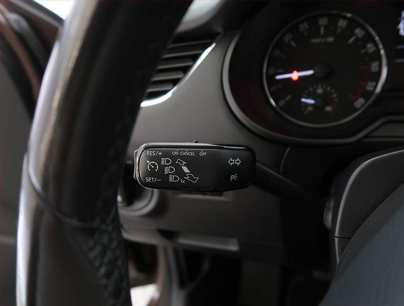 Škoda Octavia (2015) 1.6 TDI, Tempomat - fotka 16 z 18