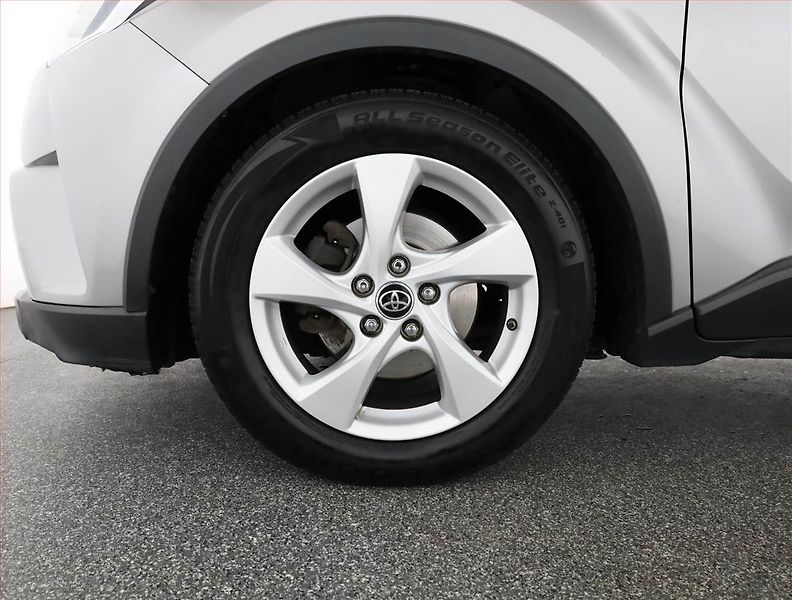 Toyota C-HR (2017) 1.8 Hybrid, Automat - fotka 18 z 18