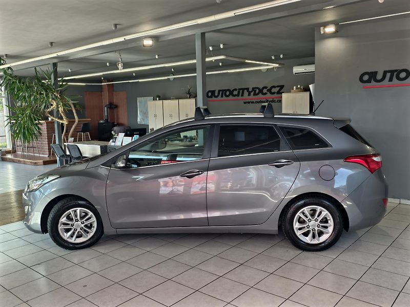 Hyundai i30 1.6 GDi 88kW KAMERA VÝHŘEVY ČR - fotka 4 z 23