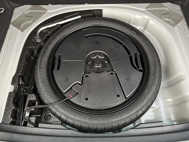 Škoda Karoq 1.5 TSI SportLine - fotka 26 z 32
