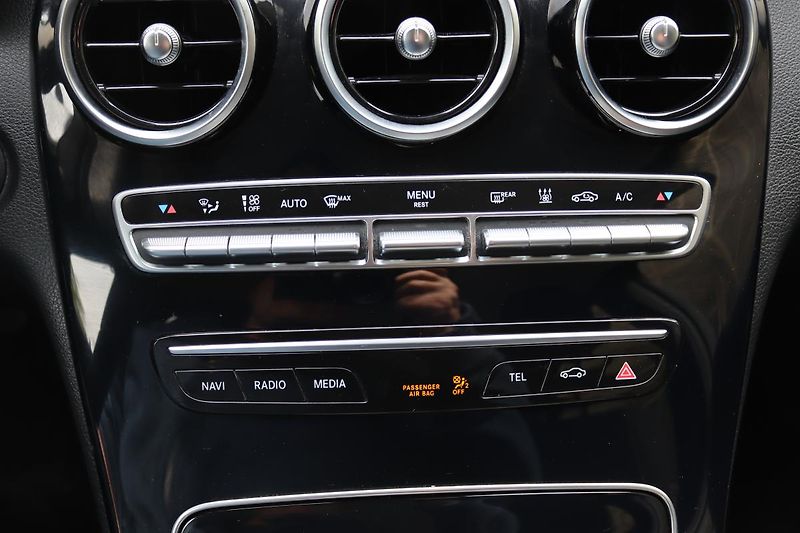 Mercedes-Benz Třídy C 300de PLUG-IN HYB KOMBI 225kW - fotka 32 z 48