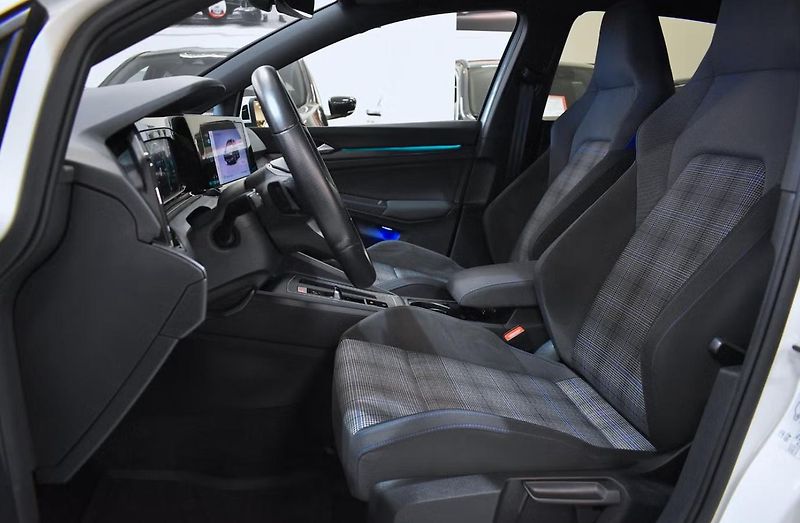 Volkswagen Golf GTE 1.4 TSI ACT Matrix BLIS - fotka 6 z 22