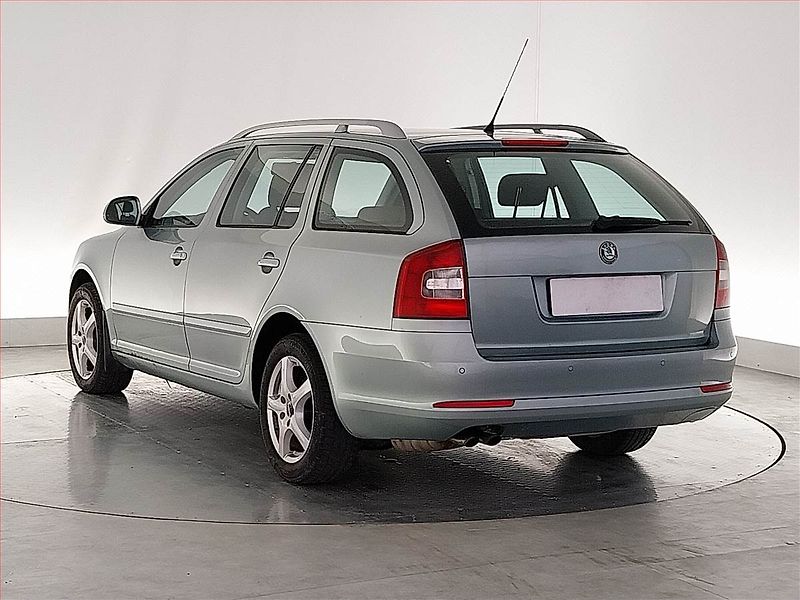 Škoda Octavia (2010) 2.0 TDI, 4X4, Tempomat - fotka 4 z 19