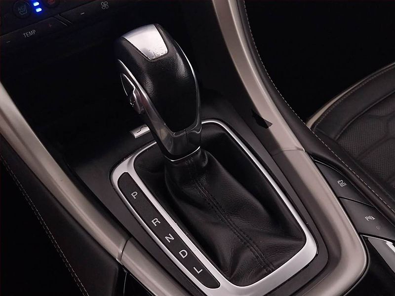 Ford Mondeo (2018) Vignale 2.0 Hybrid, Automat - fotka 25 z 26