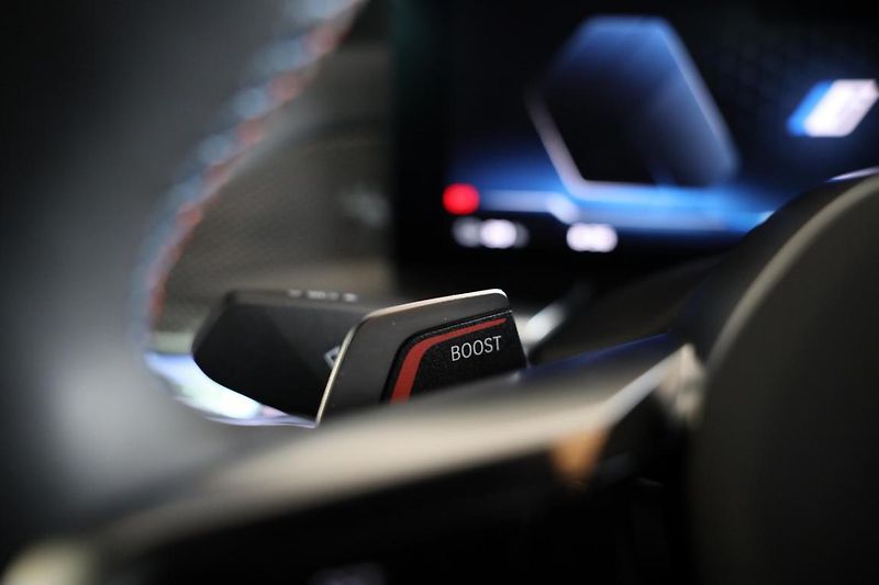 BMW i7 M70 - fotka 34 z 38