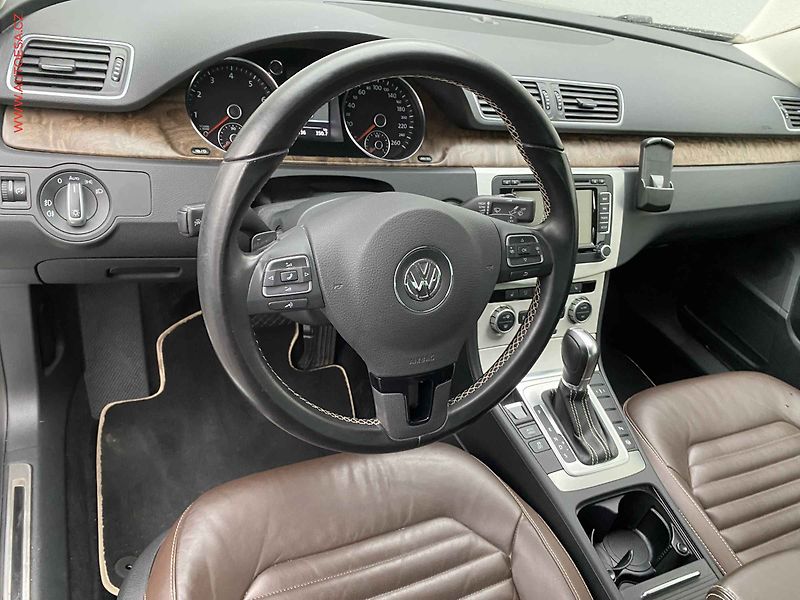 Volkswagen Passat (2013) 2.0 TSi, Exclusive, DSG - fotka 13 z 21