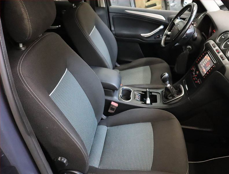Ford Galaxy (2013) 2.0 TDCi, 7 míst, Navi - fotka 9 z 20