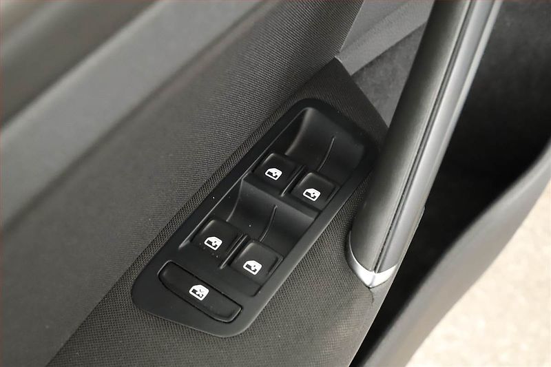 Volkswagen Golf (2017) 1.0 TSI, Tempomat - fotka 14 z 14