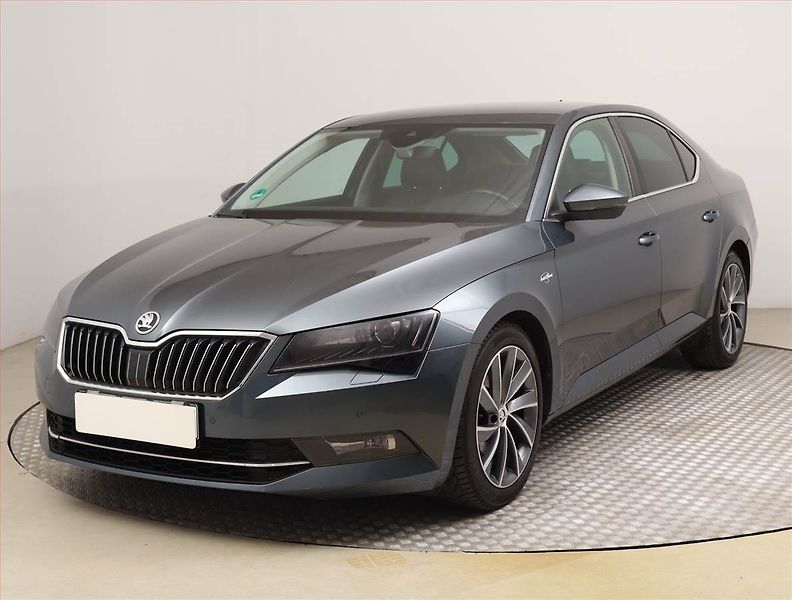Škoda Superb (2018) Laurin&Klement 2.0 TDI - fotka 2 z 22