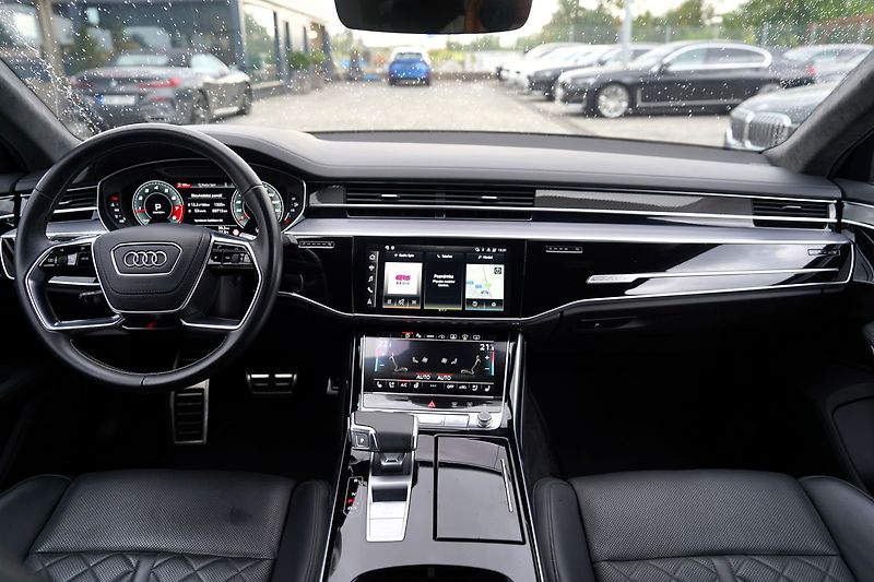 Audi S8 4.0 TFSI Quattro/B&O/Matrix/57 - fotka 28 z 48