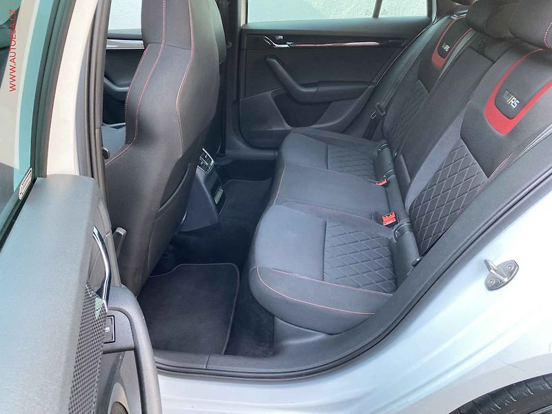 Škoda Octavia (2017) 2.0 TDi, RS, LED, navi, +kola - fotka 10 z 19