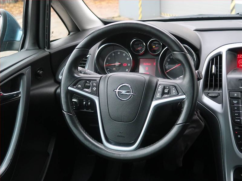 Hyundai i40 (2015) 1.7 CRDi, Navi, Xenony - fotka 16 z 21