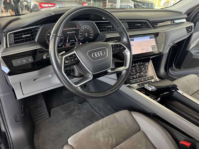 Audi e-tron 55 Quattro*300kW*REZERVACE! - fotka 9 z 35