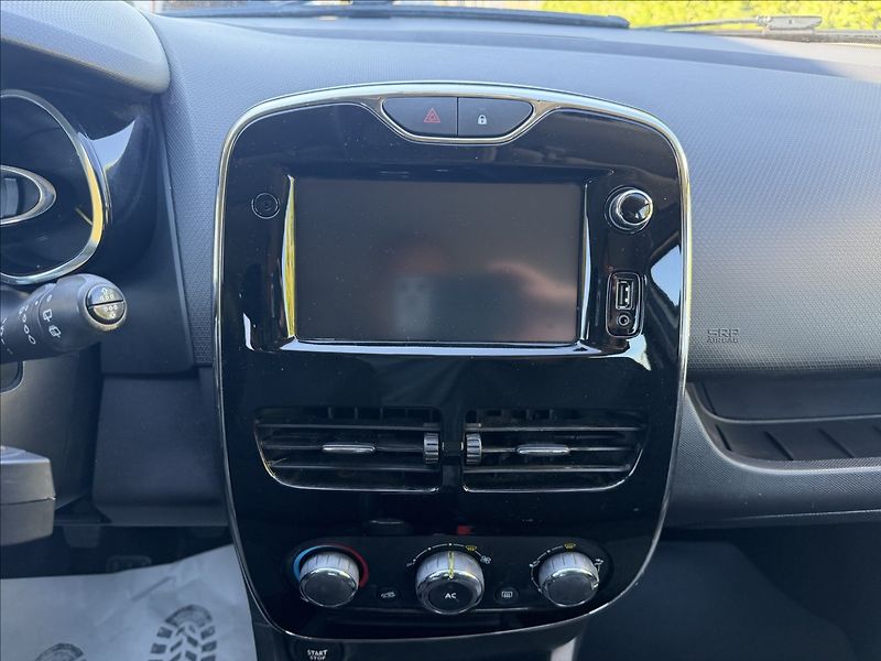 Renault Clio 1.5 dCi - fotka 9 z 10