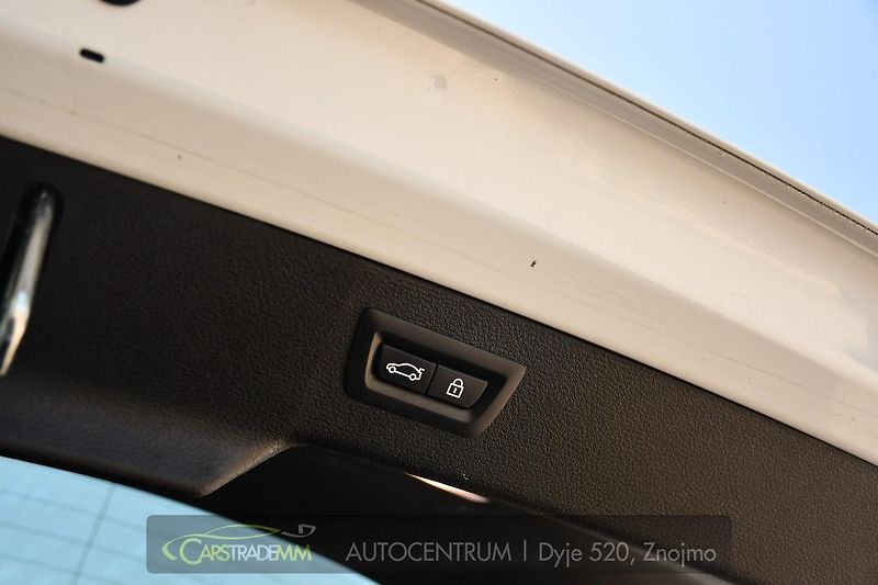 BMW X6 M50d HUD 360KAM ACC - fotka 48 z 57