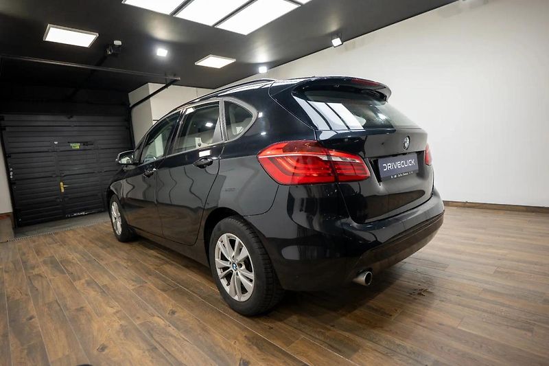 BMW Ostatní 216d Active Tourer - fotka 6 z 32