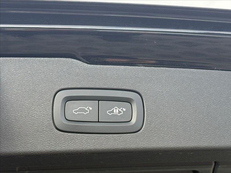Volvo V60 2,0 I B3 CORE AT 120kW - fotka 14 z 17
