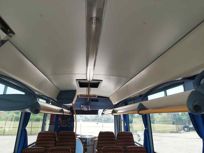 Irisbus SFR 162 nízkopodlažní - fotka 23 z 53