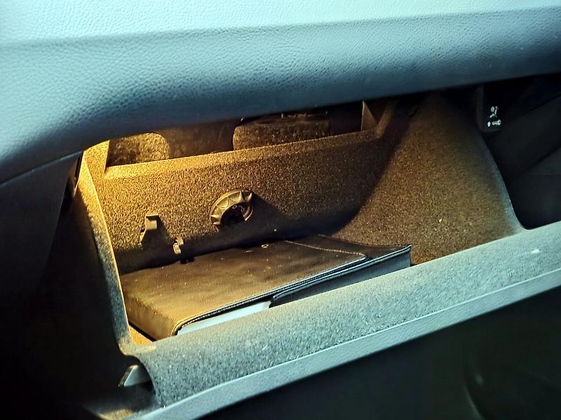 Volkswagen Passat TDi Highline, SERV.KNIHA       - fotka 39 z 51
