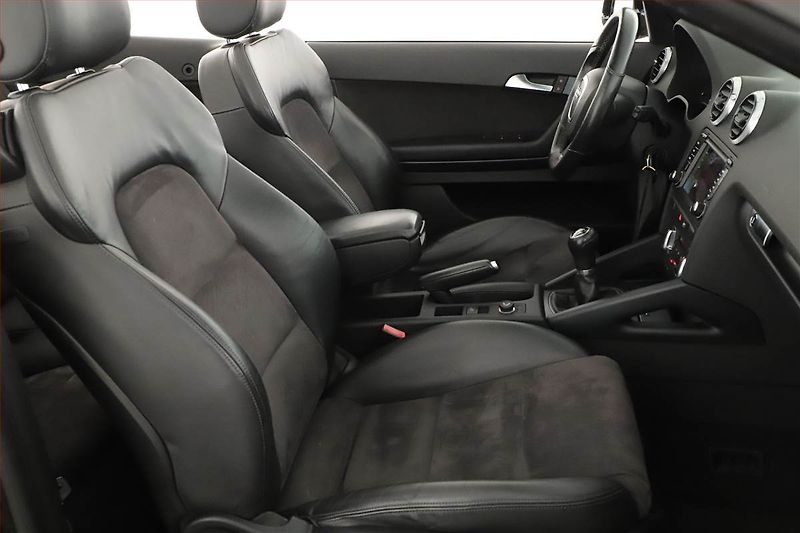 Audi A3 (2011) 1.8 TFSI, Tempomat - fotka 13 z 15