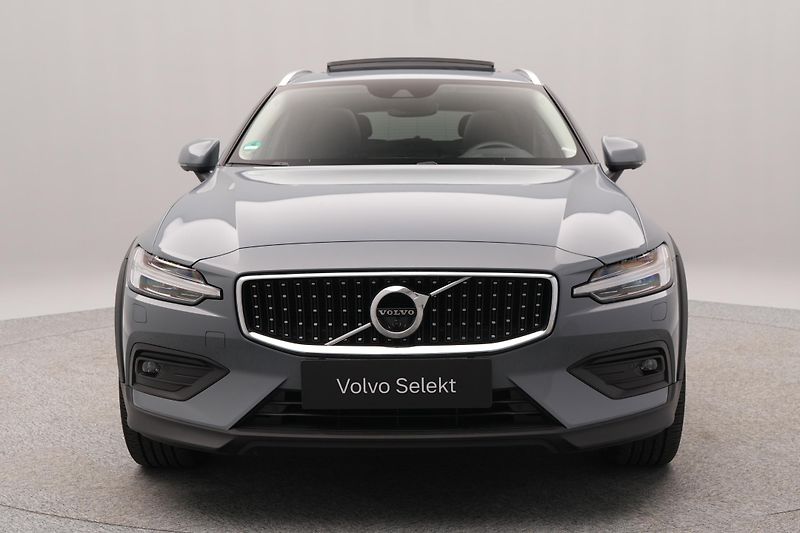 Volvo V60 CC MOMENTUM PRO AUT - fotka 15 z 48