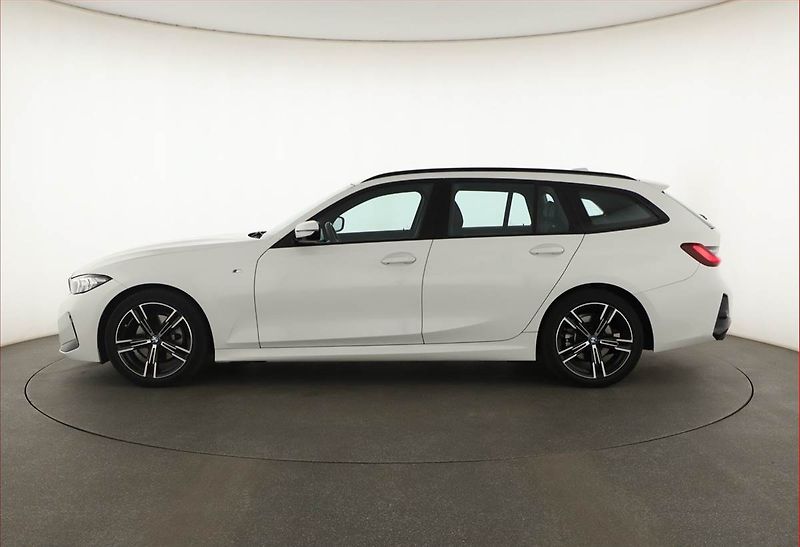 BMW Řada 3 (2023) 320 d xDrive - fotka 3 z 20