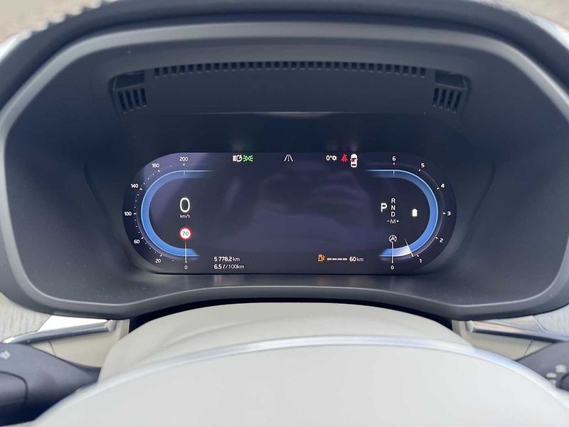 Volvo XC60 Plus B4 AWD Light paket - fotka 15 z 23