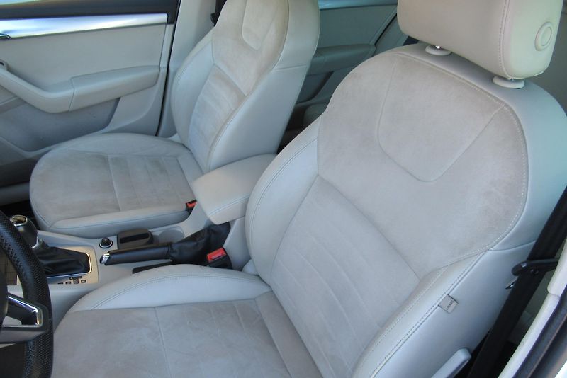 Škoda Octavia 1.6 TDi DSG AUT.KLIMA TAŽNÉ - fotka 16 z 24