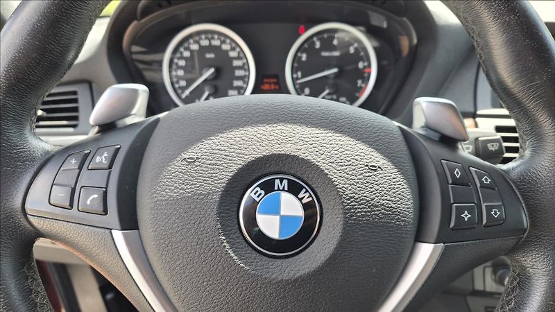 BMW X6 3,0 225 Kw 35i xDrive ČR 2.maj - fotka 13 z 19