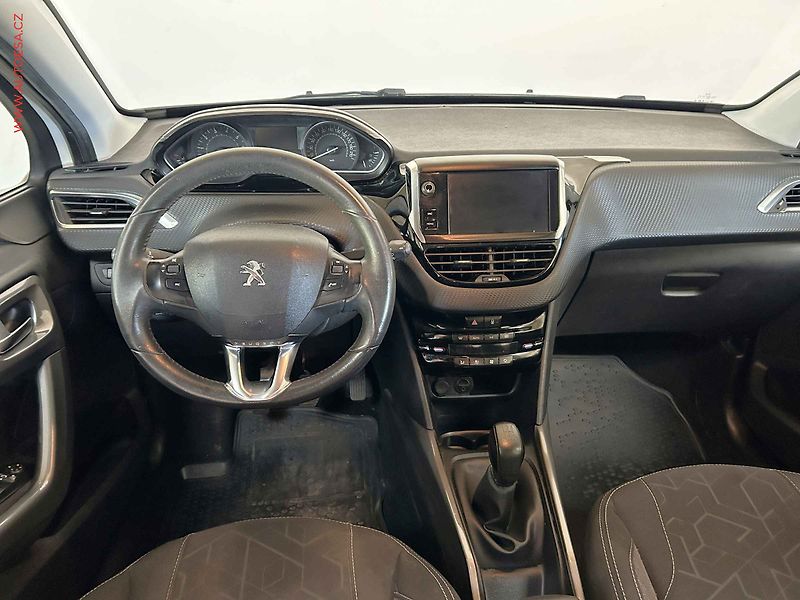 Peugeot 2008 (2018) 1.2PT, 1.maj,ČR, AC, tempo - fotka 8 z 15