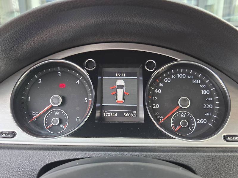 Volkswagen Passat (2014) 2.0 TDI DSG - fotka 16 z 45
