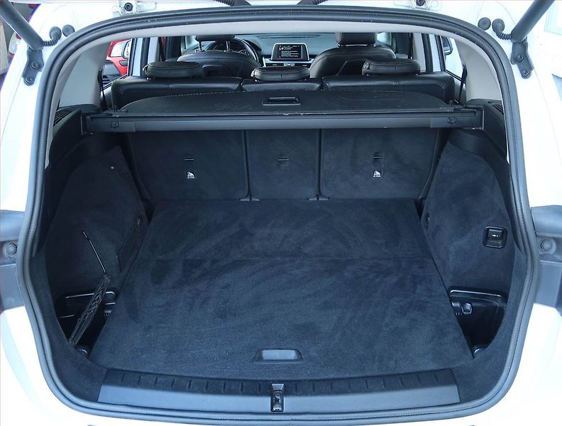 BMW Řada 2 (2015) 218d Gran Tourer, Automat - fotka 14 z 21