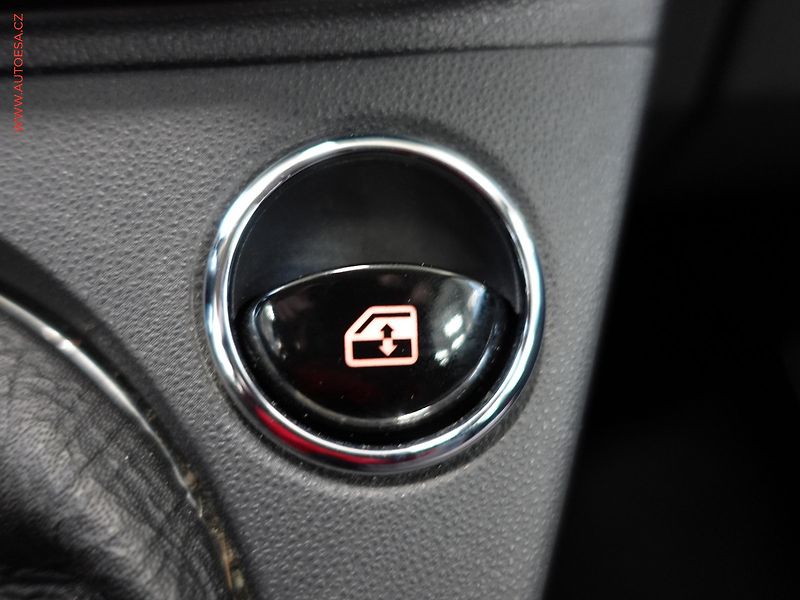 Fiat 500 (2016) 1.2i, AC, park.asist - fotka 18 z 21